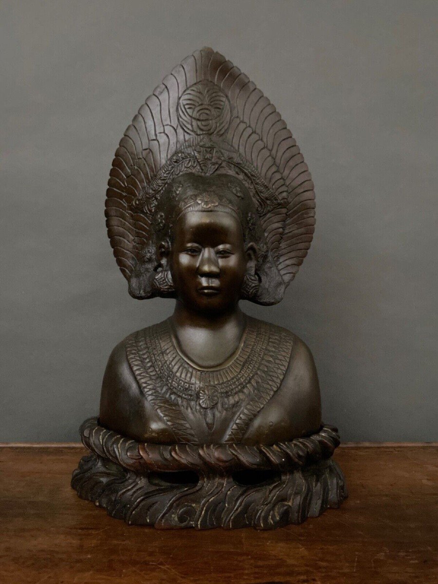 Bust Of Balinese Indochinese Dancer Crowned Peacock Wheel Bronze