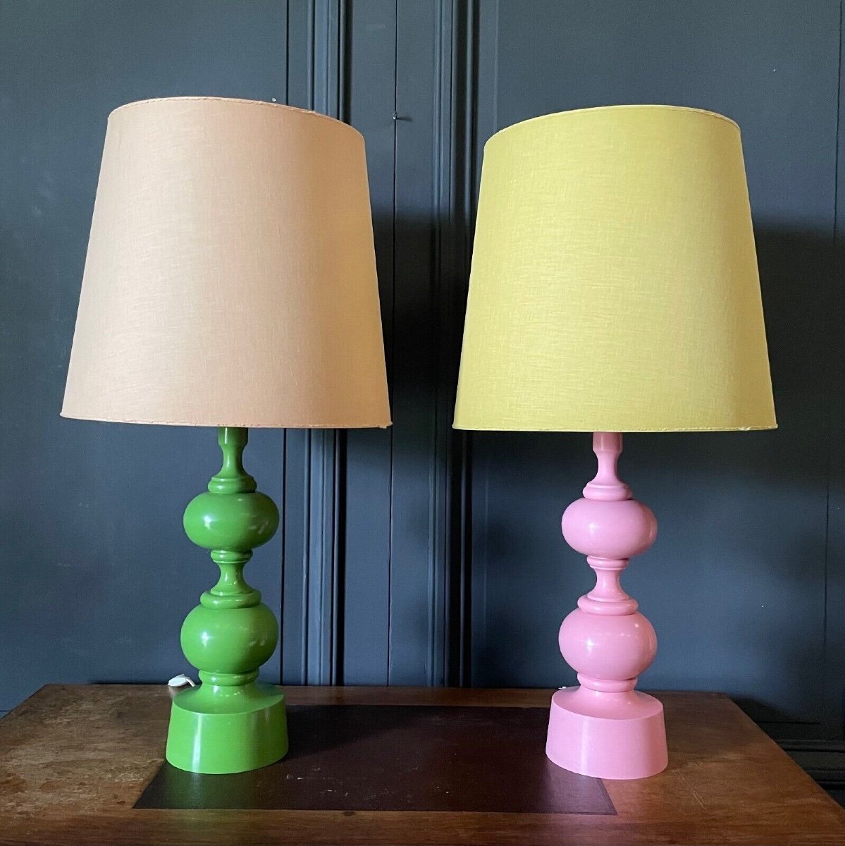 Paire de lampes rose et verte 1970 abat-jour d'origine design français