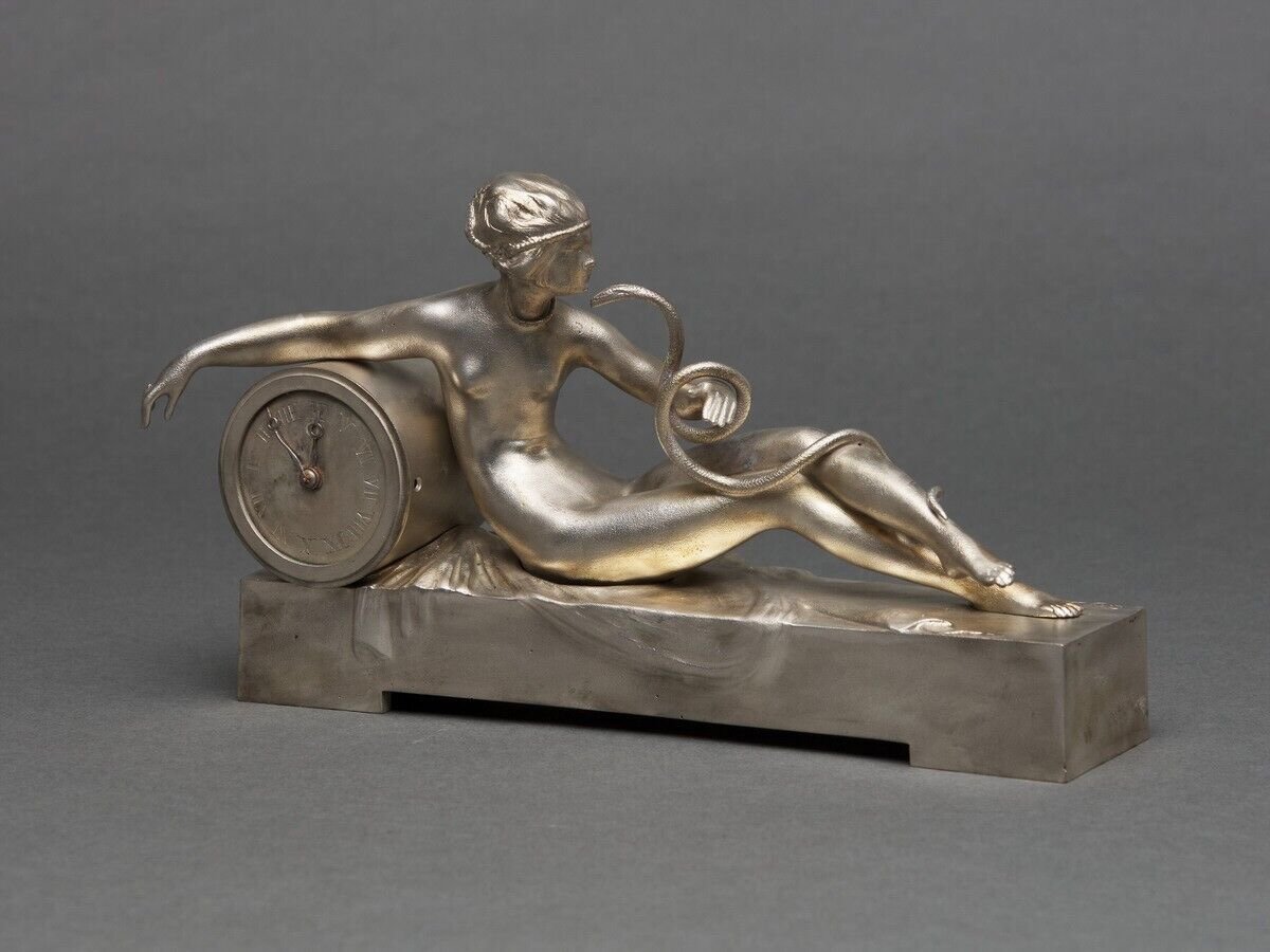 Pendule en bronze argenté par Ary Bitter femme au serpent 1930-photo-2