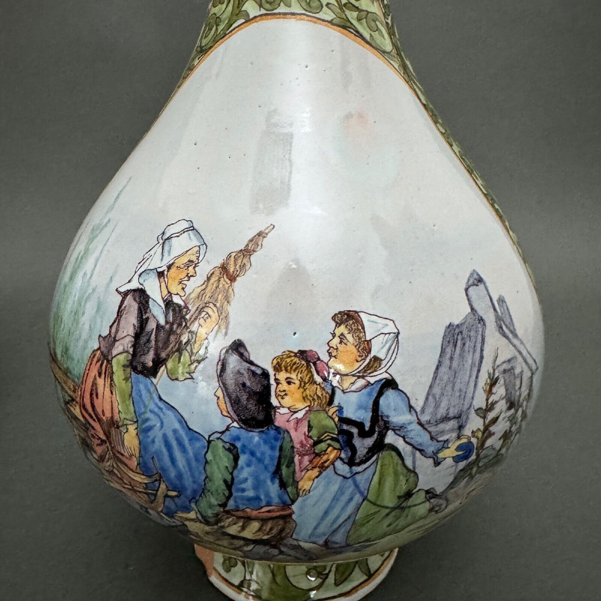 Paire de vases Porquier-Beau en faïence décor de personnages-photo-3