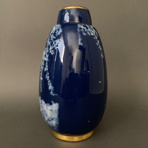 Vase en porcelaine de Limoges Marcel Chaufriasse fond bleu-photo-4