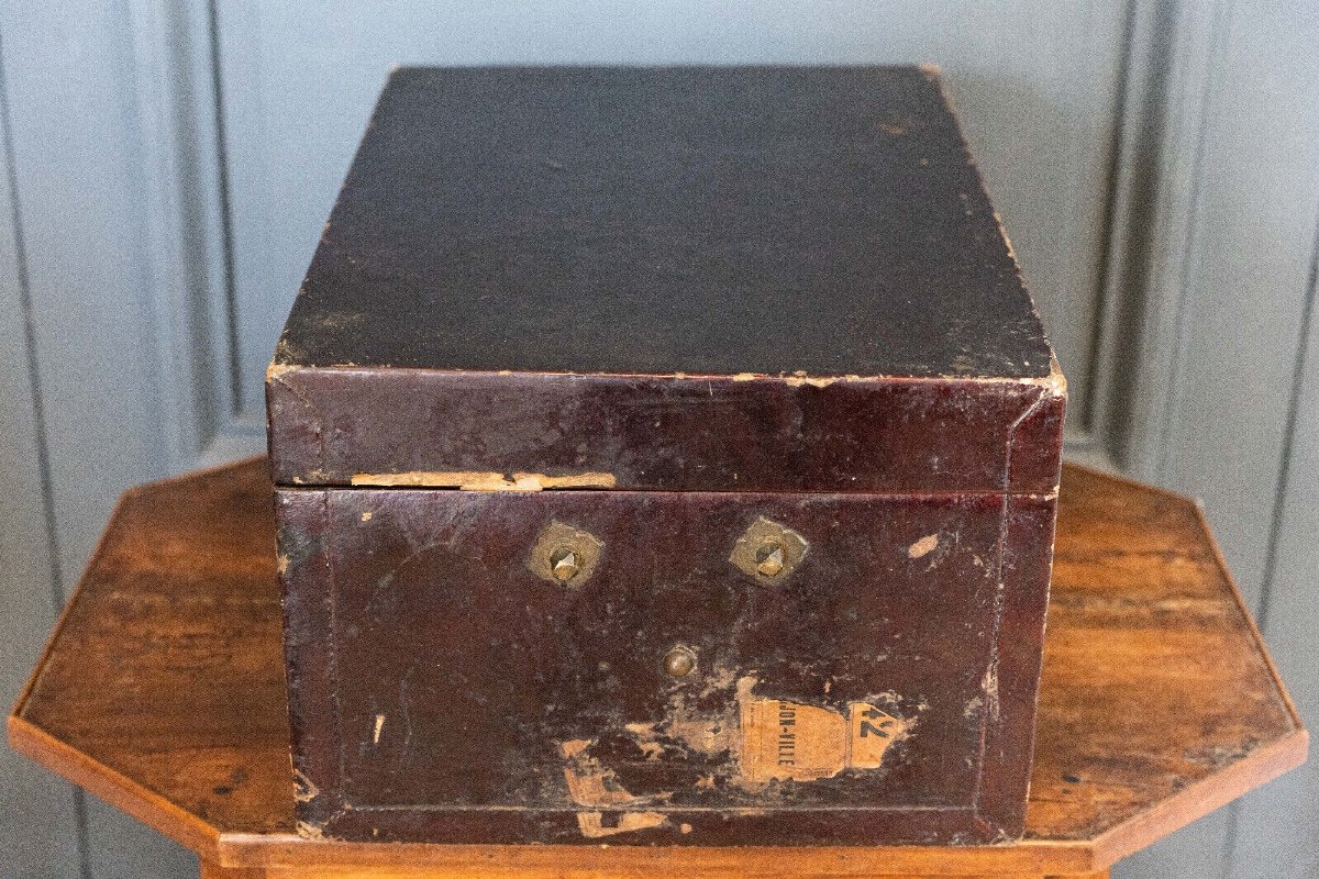 Chinese Lacquer Trunk With 20th Century Brass Handles-photo-5