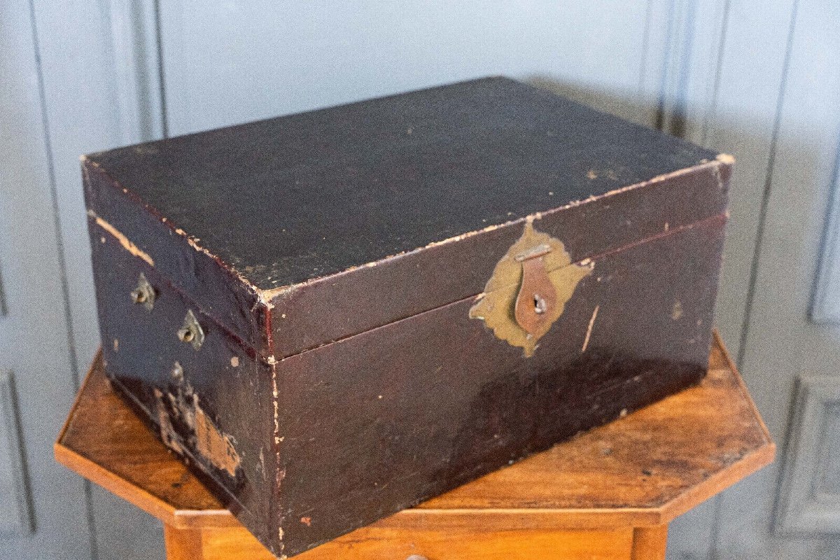 Chinese Lacquer Trunk With 20th Century Brass Handles-photo-7