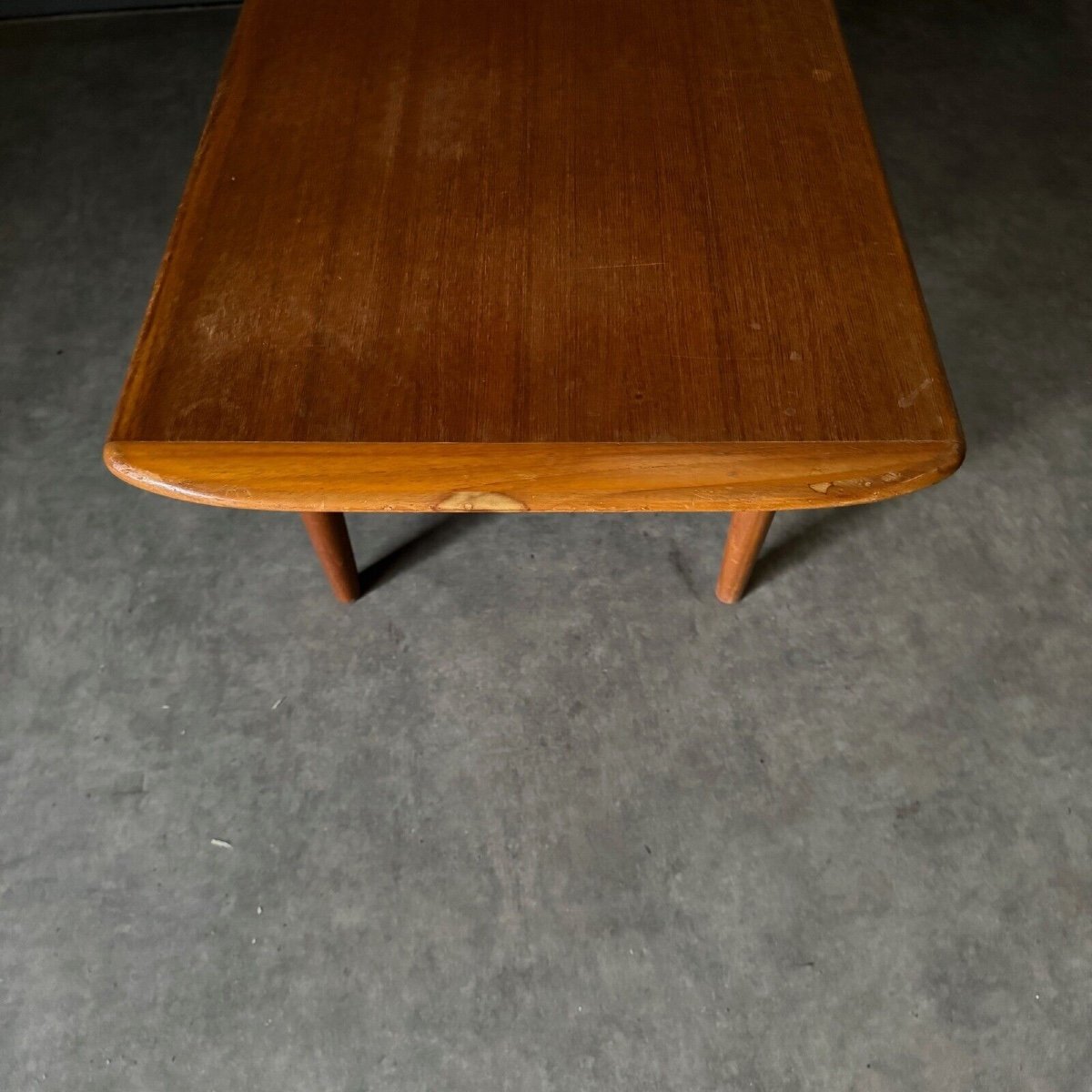 Table basse scandinave en teck comportant un plateau 1960-photo-2