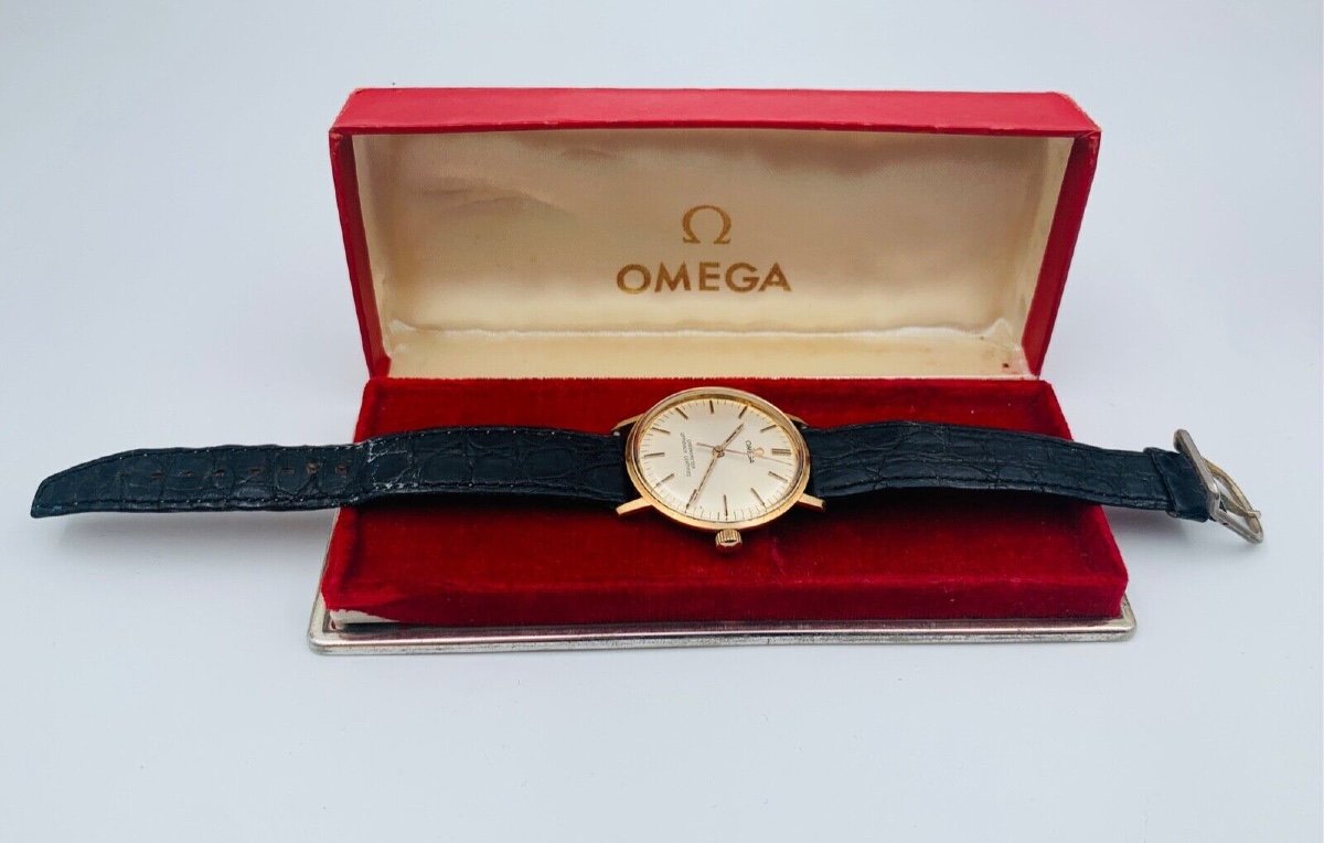 Montre Omega en or 750 millièmes poinçonnée Hibou chronomètre-photo-3