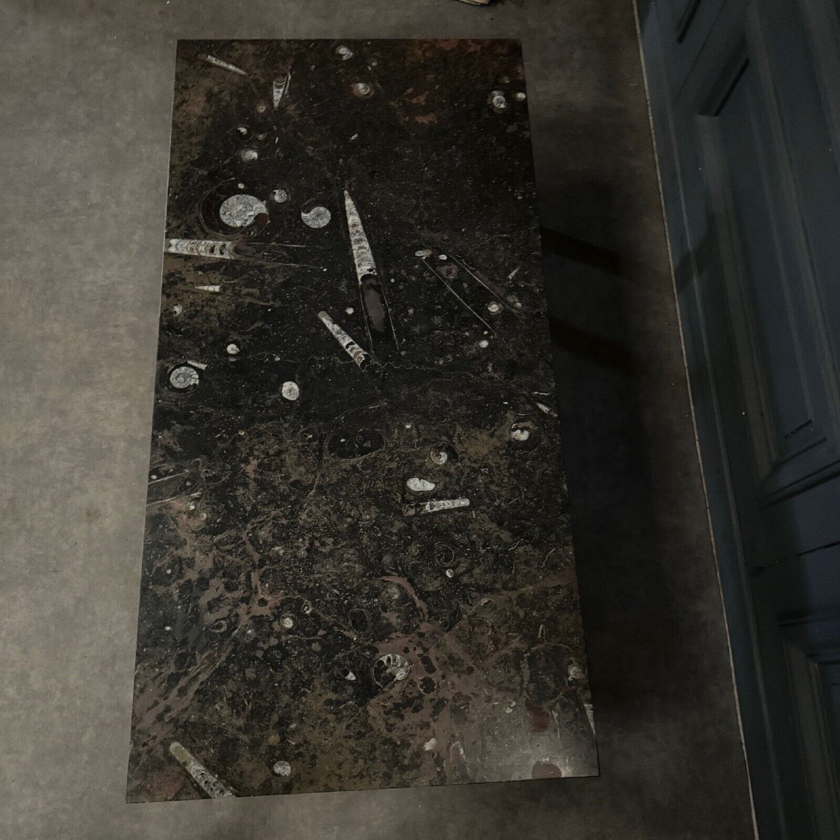 1970 Coffee Table With Fossilized Stone Top On A Chrome Base-photo-3