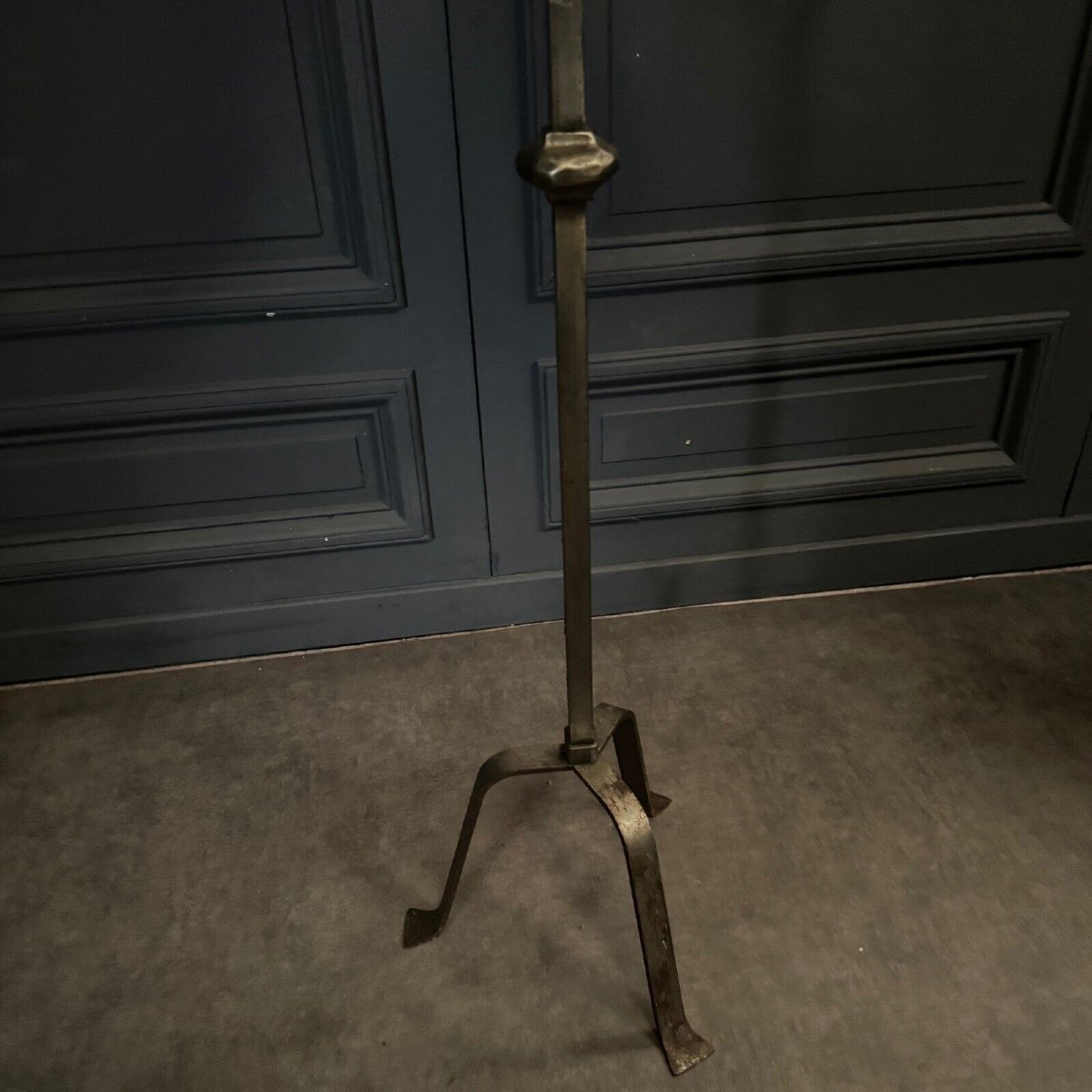 Brutalist Ironwork Floor Lamp 1970 Tripod Base-photo-2