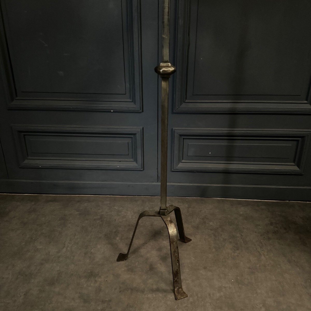 Brutalist Ironwork Floor Lamp 1970 Tripod Base-photo-2