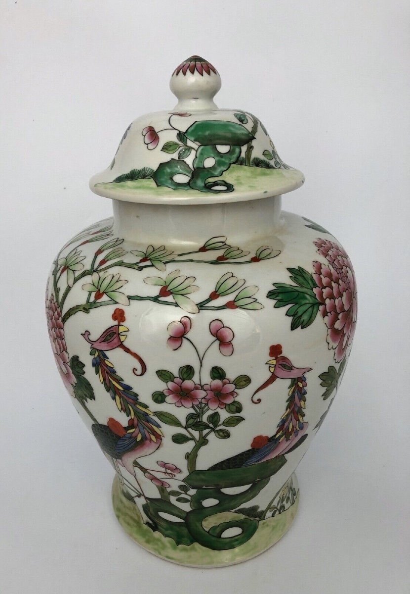 China Indochina 19th Century Porcelain Pot With Peony Decoration And Pair Of Birds