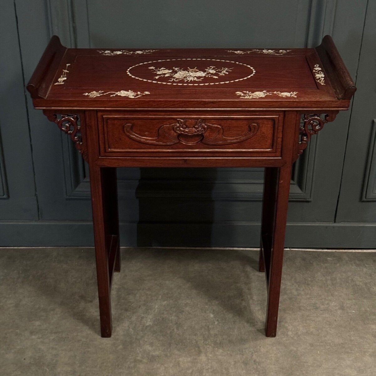 Ironwood Console From China Or Indochina, Early 20th Century, Mother-of-pearl Inlays