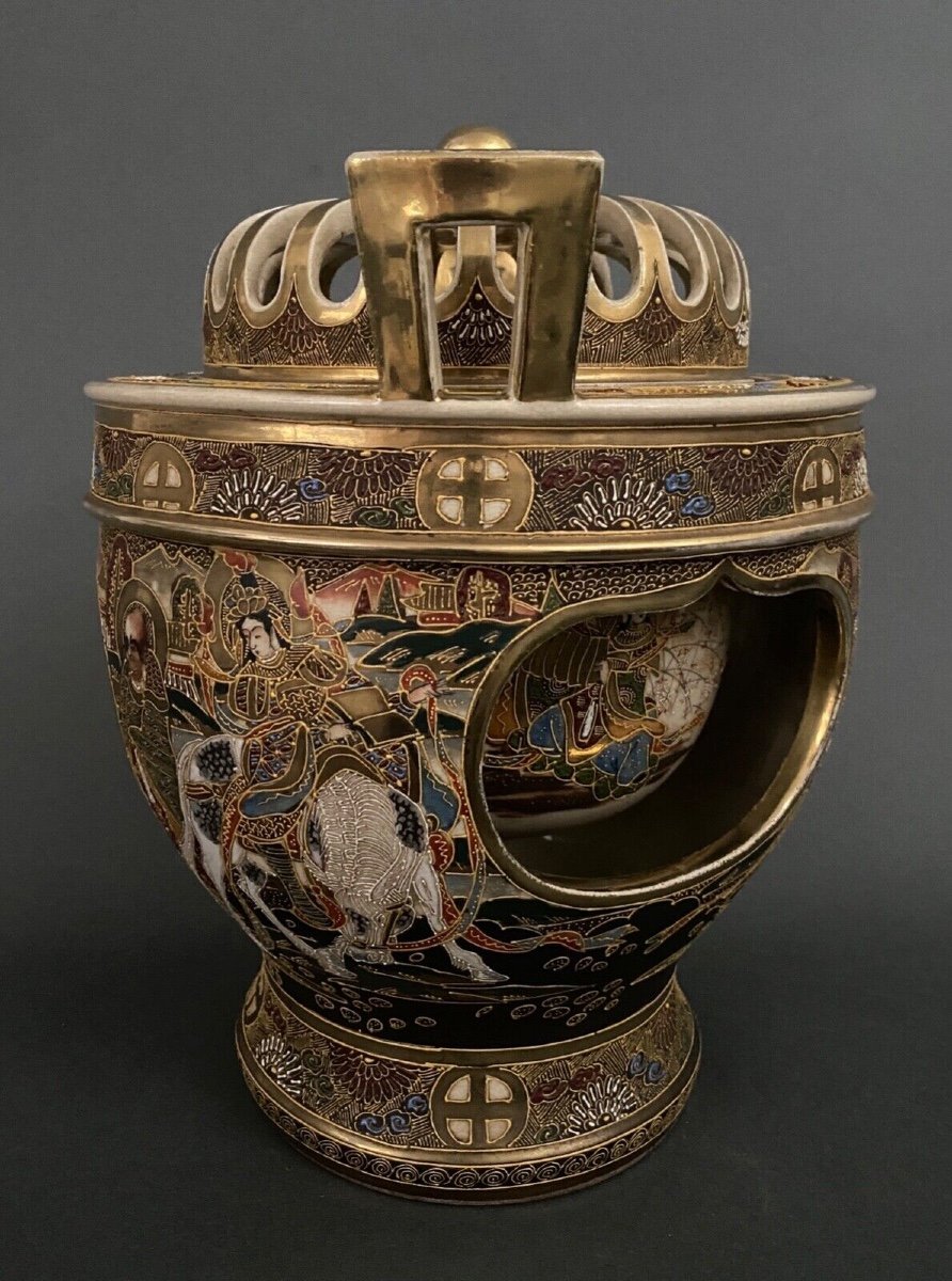 Exceptional And Enormous Richly Decorated Satsuma Incense Burner From The 19th Century-photo-4