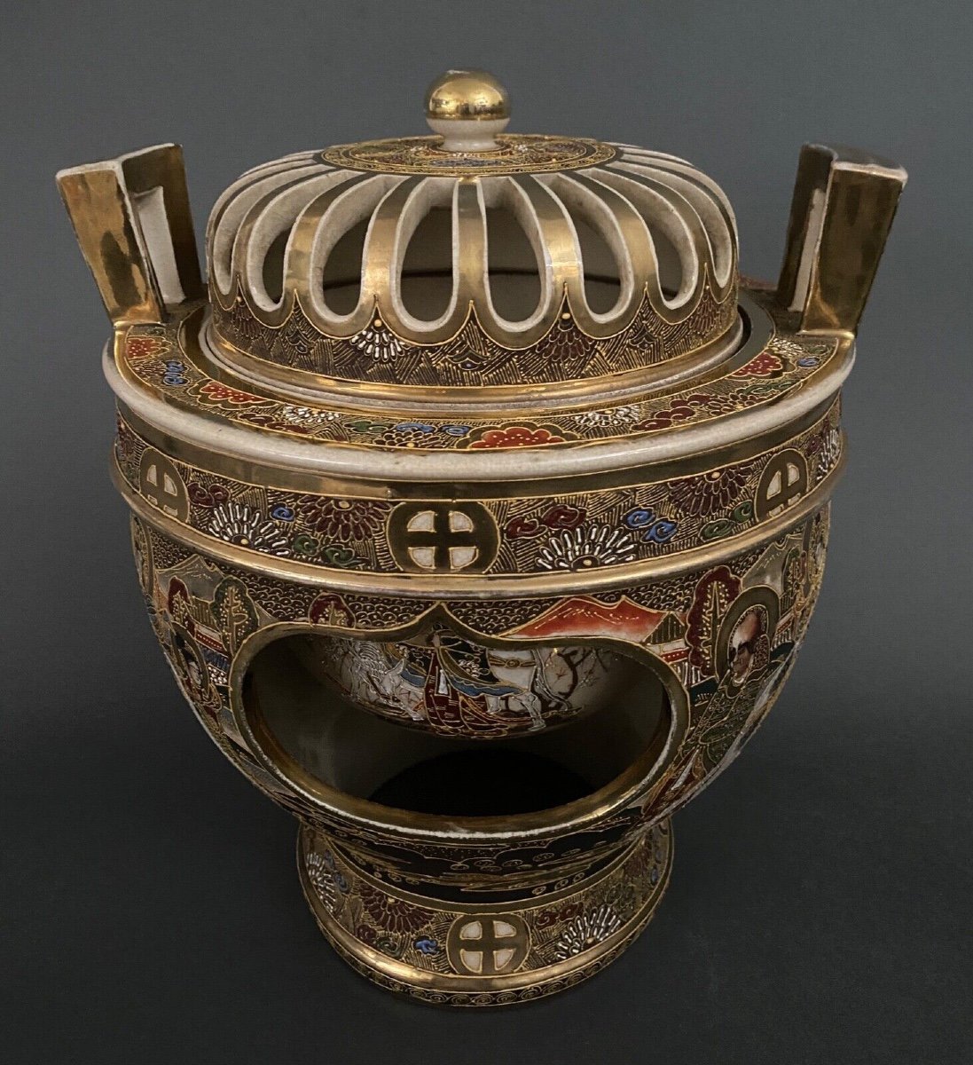 Exceptional And Enormous Richly Decorated Satsuma Incense Burner From The 19th Century-photo-3