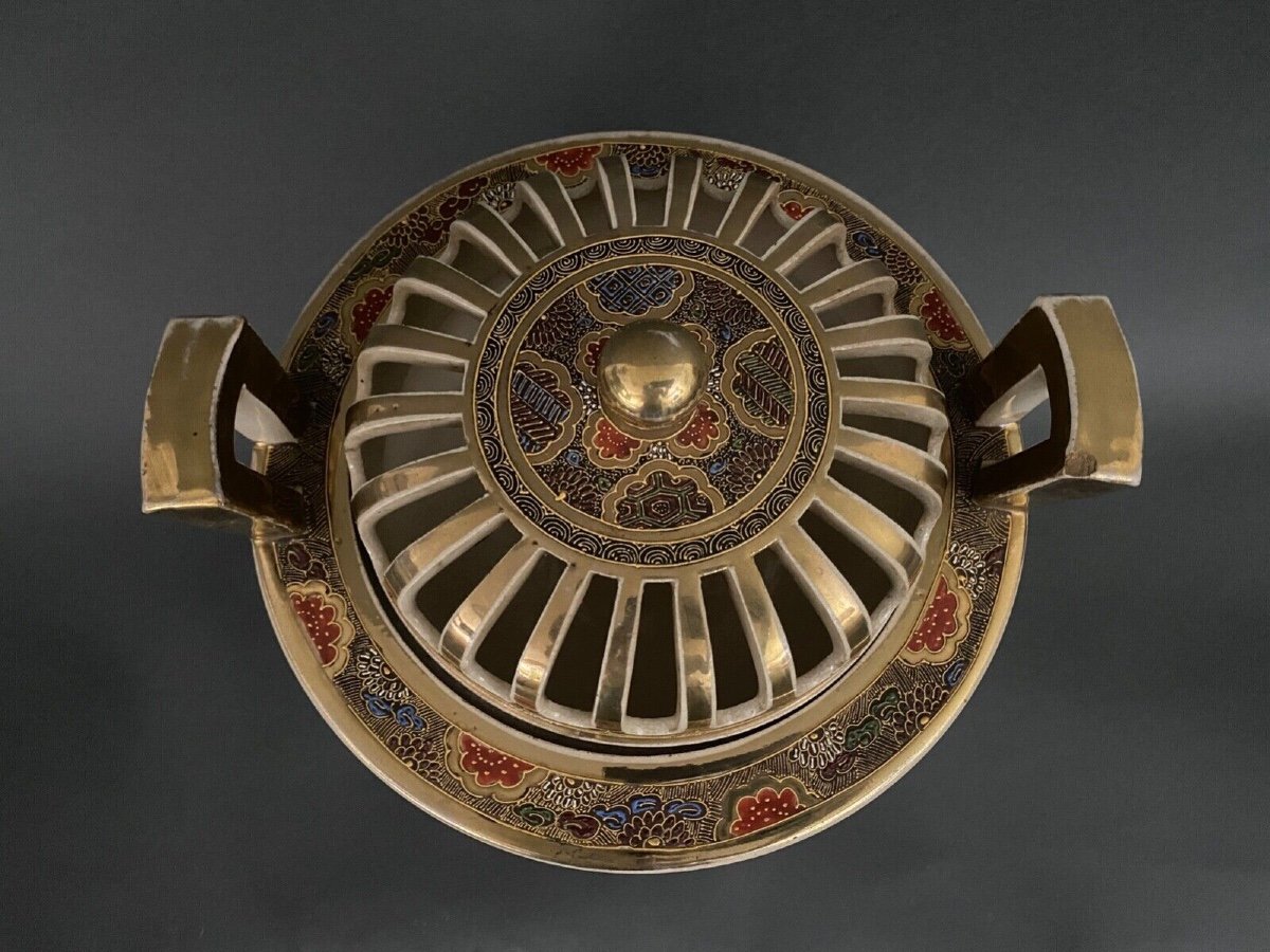 Exceptional And Enormous Richly Decorated Satsuma Incense Burner From The 19th Century-photo-2