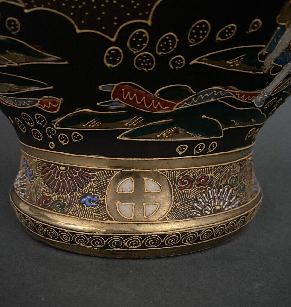 Exceptional And Enormous Richly Decorated Satsuma Incense Burner From The 19th Century-photo-6