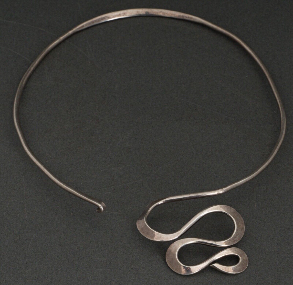 Collier rigide 1960-1970 moderniste en argent poinçon Crabe 39 grammes-photo-3