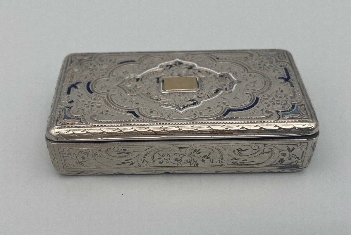 Early 19th Century Silver And Gold Snuffbox Richly Decorated With Engravings