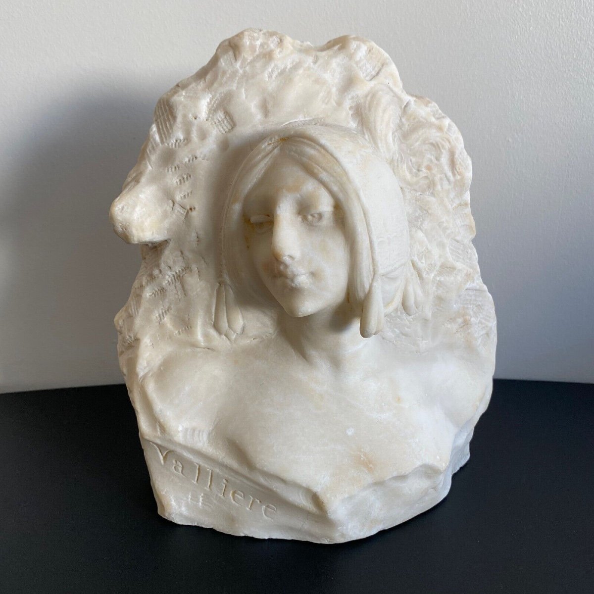 Marble Sculpture Representing La Vallière 20th Century By J. Morrini-photo-2