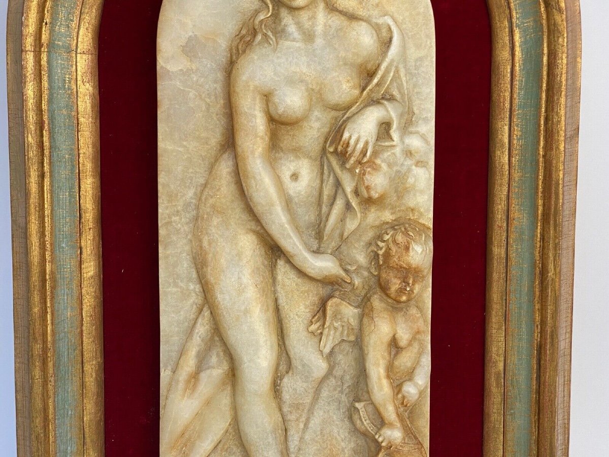 Plaque en albâtre bas-relief Vénus aux Amours XIXe cadre doré velours rouge-photo-4