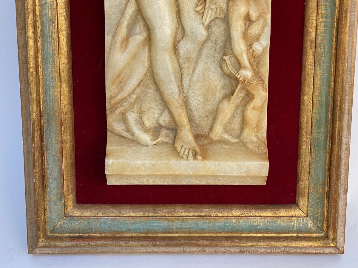 Alabaster Plaque Bas-relief Venus With Cupids 19th Century Gilded Frame Red Velvet-photo-1