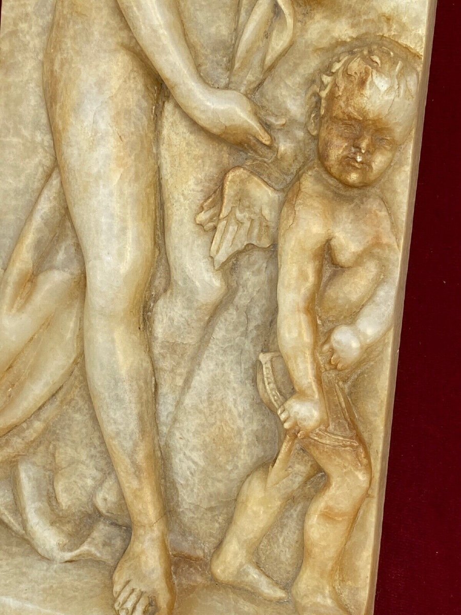 Plaque en albâtre bas-relief Vénus aux Amours XIXe cadre doré velours rouge-photo-3