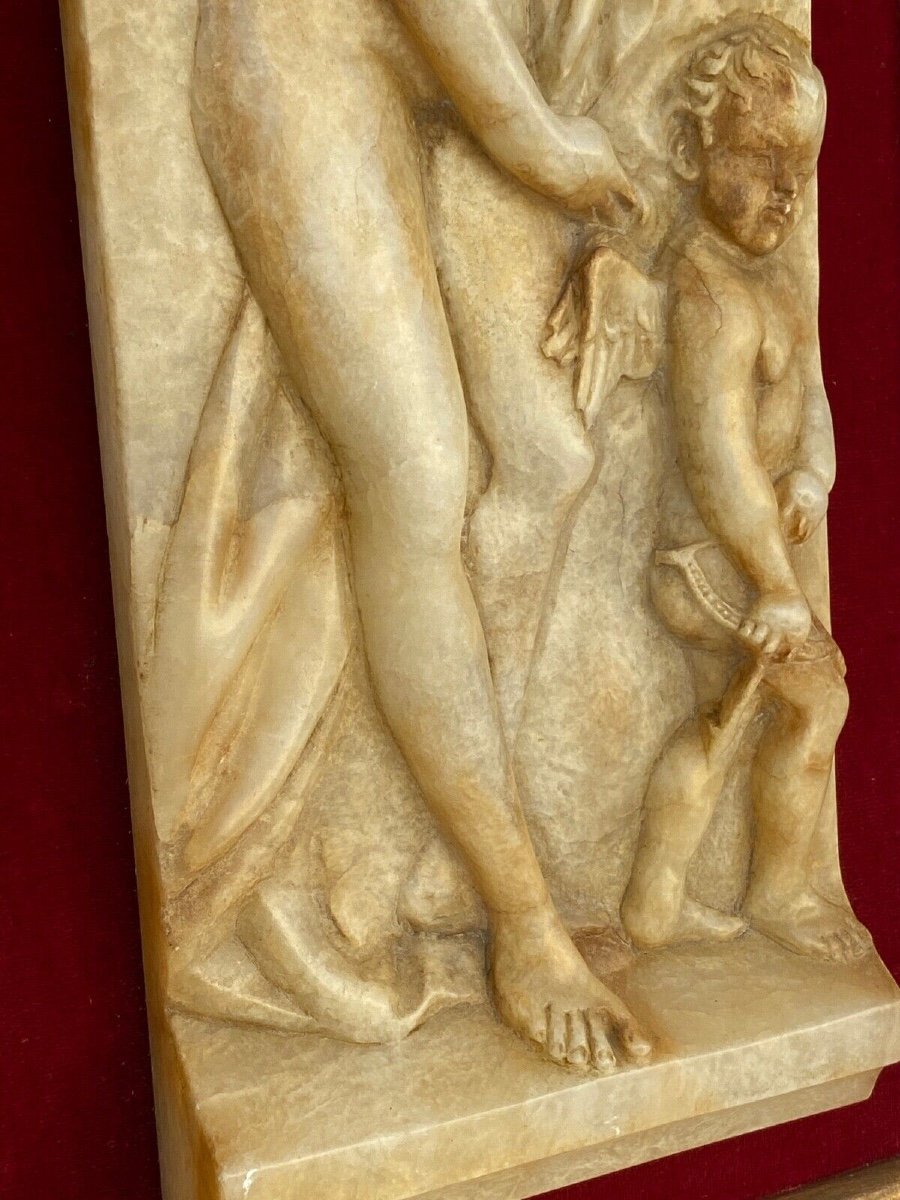 Alabaster Plaque Bas-relief Venus With Cupids 19th Century Gilded Frame Red Velvet-photo-5