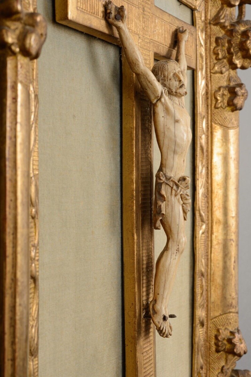 Hand Carved Christ 18th Century Gilded Wooden Frame Decorated With Flowers-photo-5