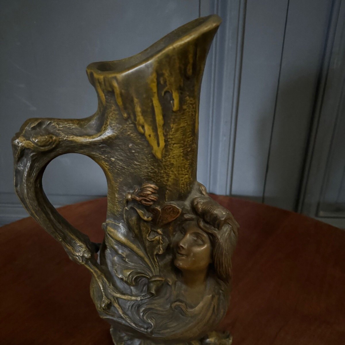 Vase pichet Art Nouveau en régule profil de femme par E. Grego-photo-1