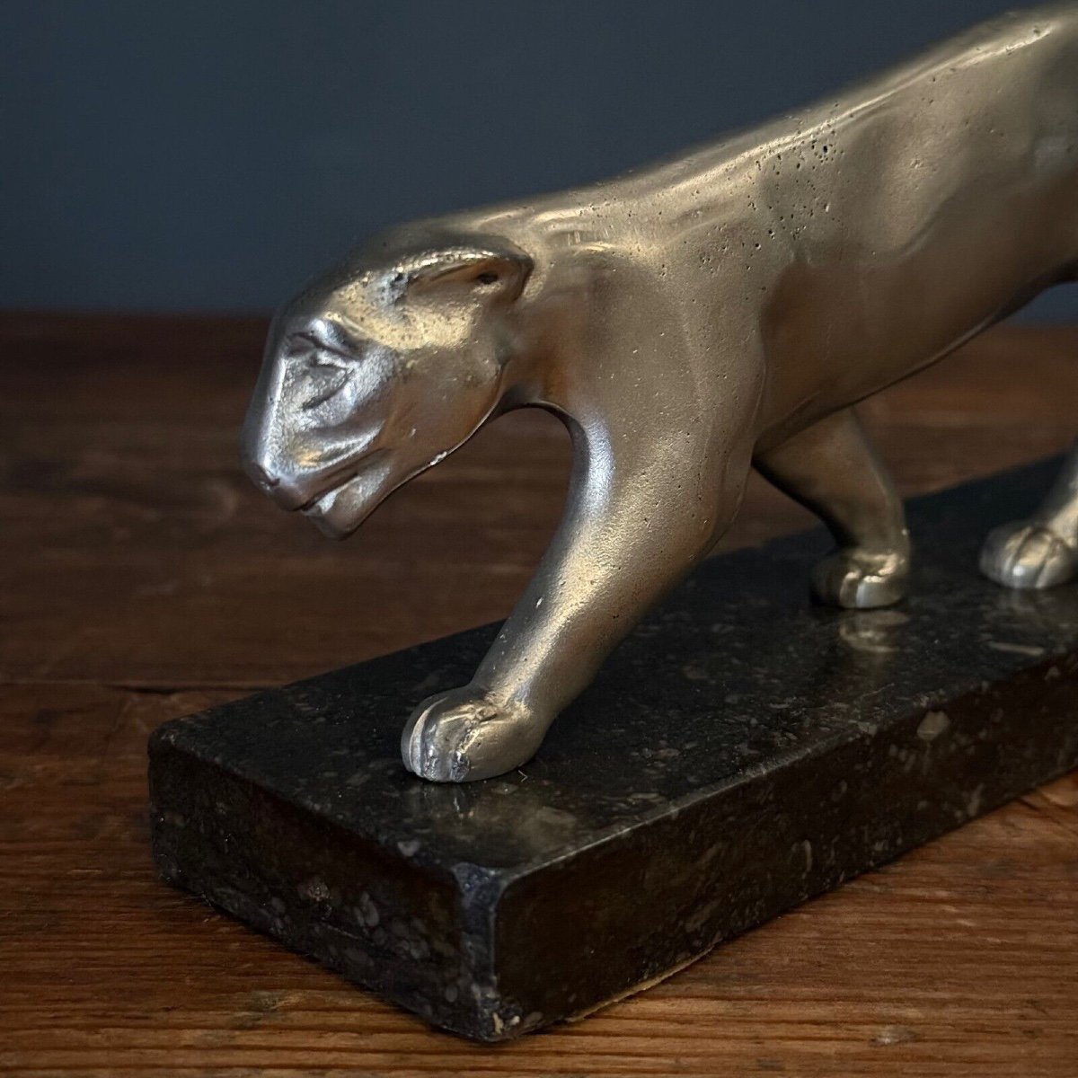 Art Deco Walking Panther In Silvered Bronze On Black Marble Base-photo-2