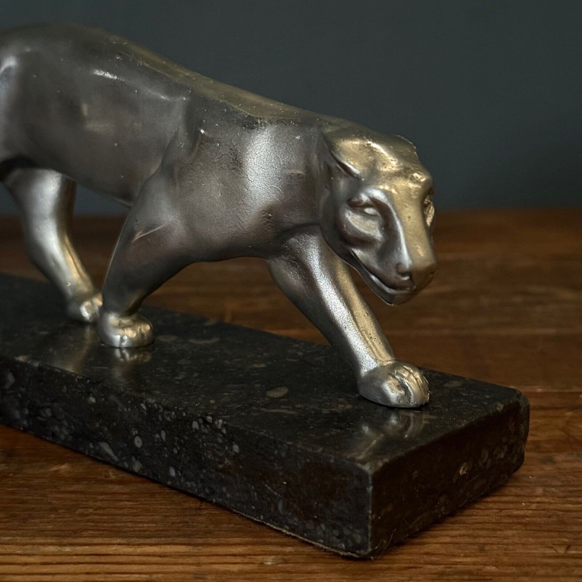 Art Deco Walking Panther In Silvered Bronze On Black Marble Base-photo-3