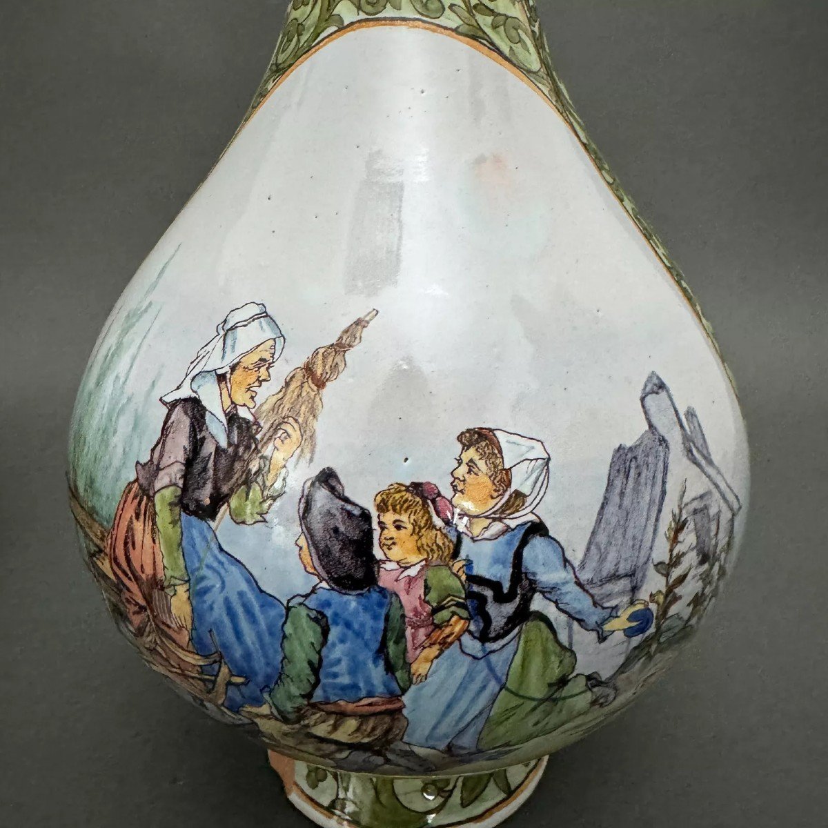 Paire de vases Porquier-Beau en faïence décor de personnages-photo-4