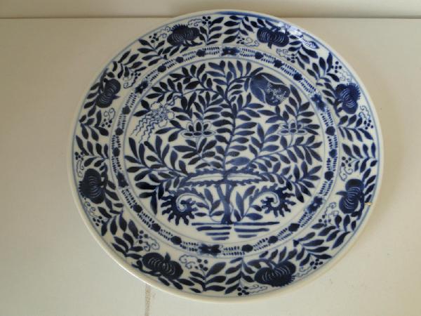 Flat Blue And White Porcelain From China Old Style Of Vegetation