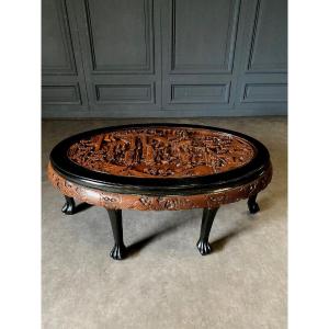 Table basse Chine milieu XXe en laque et bois sculpté riche décor