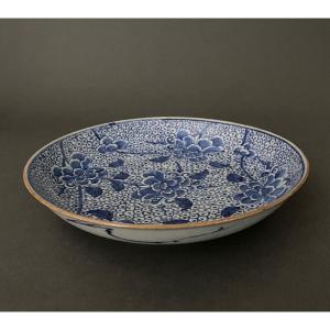 18th Century Chinese Soup Plate With Blue And White Floral Decoration