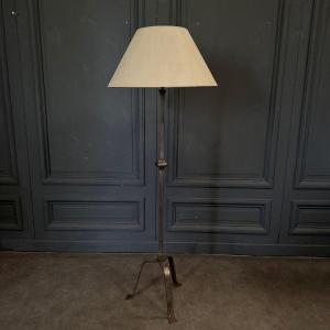 Lampadaire brutaliste en ferronnerie 1970 pied tripode