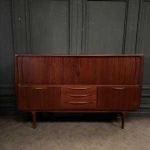 Highbord Sideboard By Johannes Andersen Model Um18 In Teak Denmark