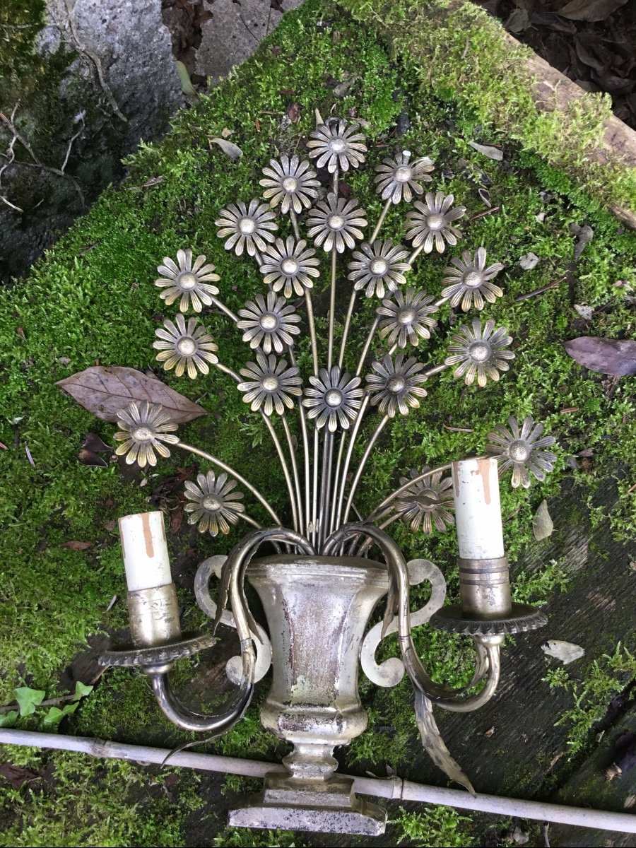 Pair Of Silver Sconces With Bouquets Of Daisies-photo-5