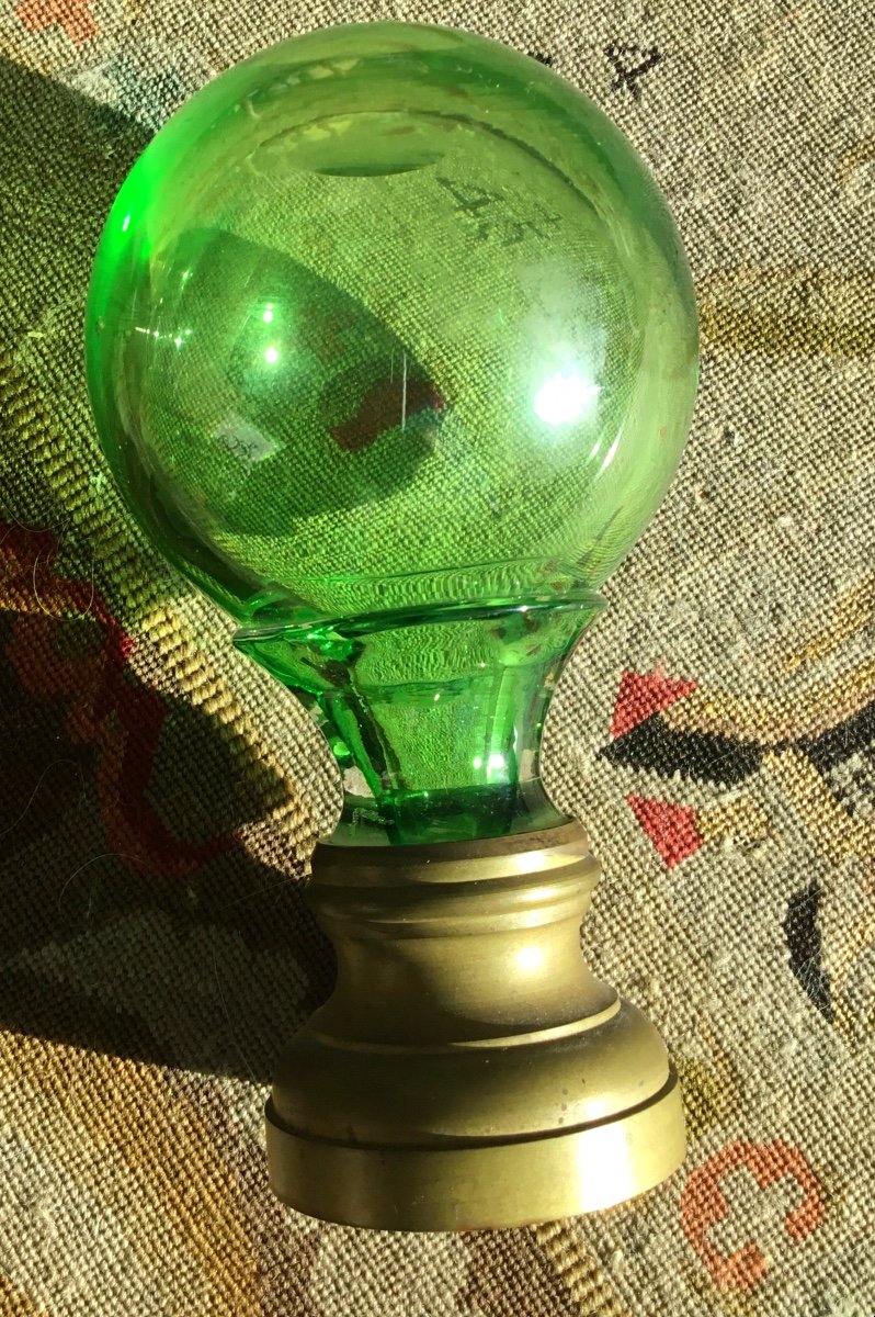 Anise Green Crystal Smooth Stair Ball