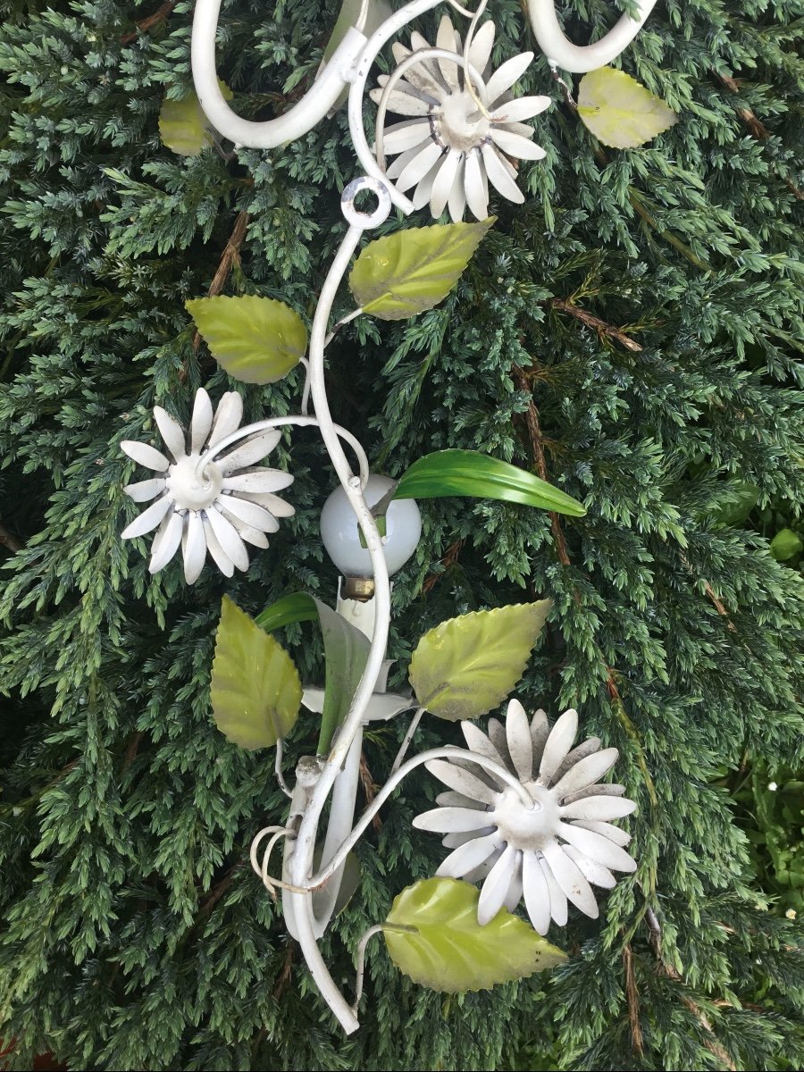 The Two Sconces In Painted Sheet With Daisies-photo-6