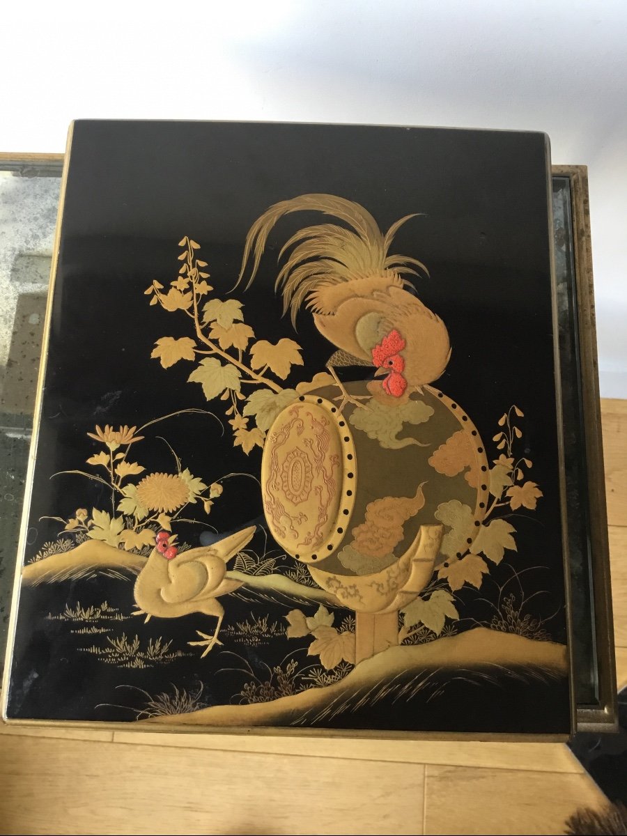Japanese Lacquer Box Decorated With Roosters In The Drum-photo-2