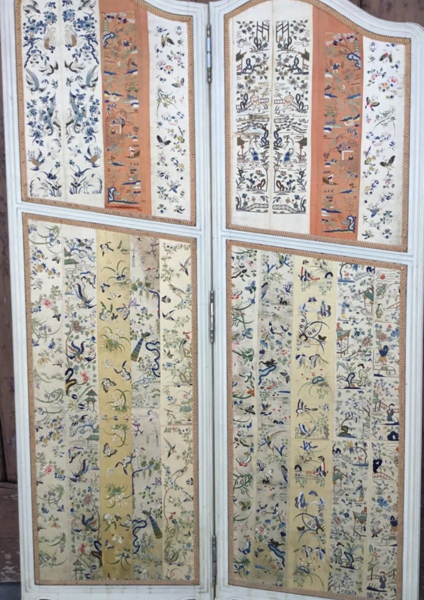 Panels Of Woodwork Decorated With Fine Chinese Embroidery-photo-2