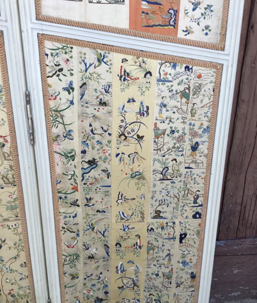 Panels Of Woodwork Decorated With Fine Chinese Embroidery-photo-3