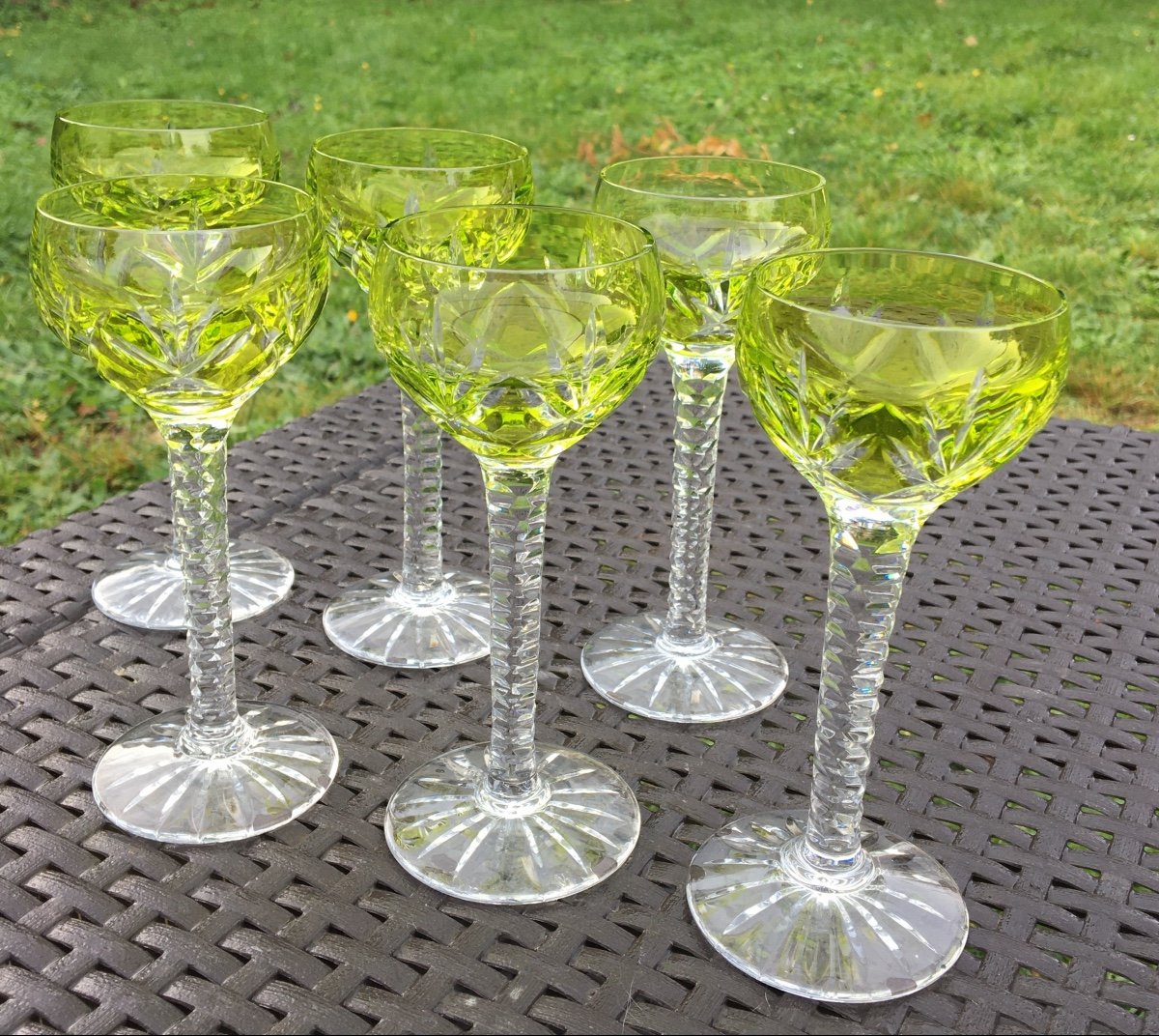 The Suite Of 6 Small Cut Crystal Wine Glasses-photo-4