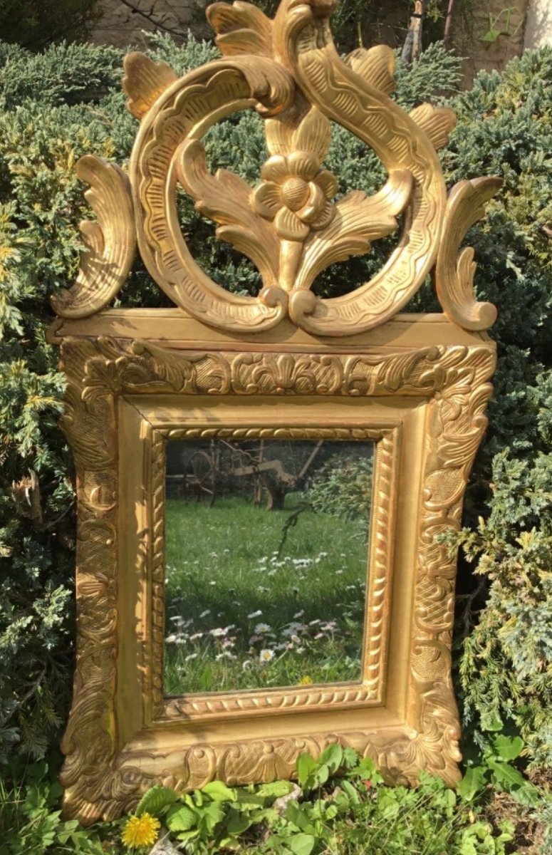 Miroir à Fronton En Bois Doré, XVIIIème