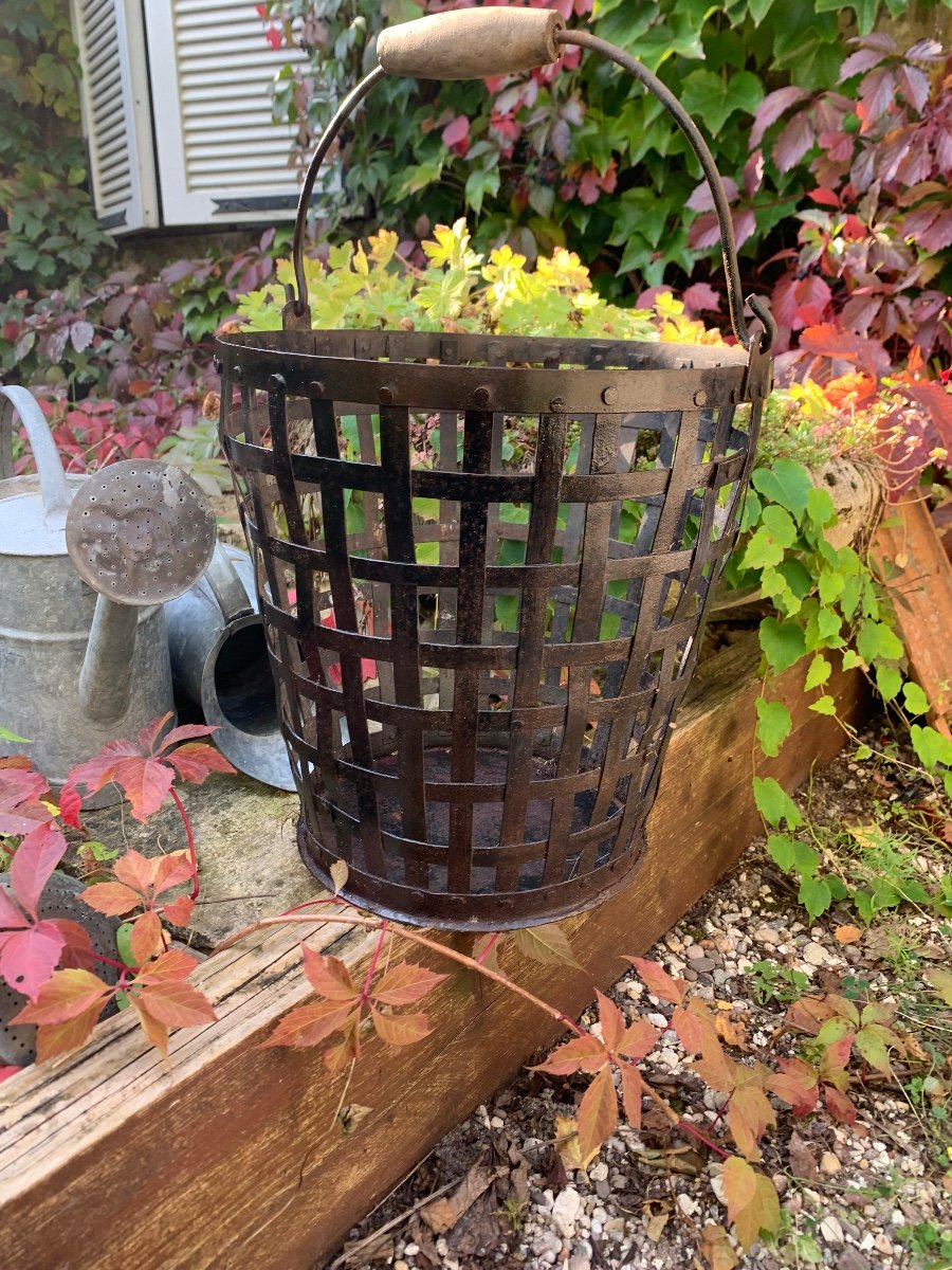 Woven Metal Basket -photo-1