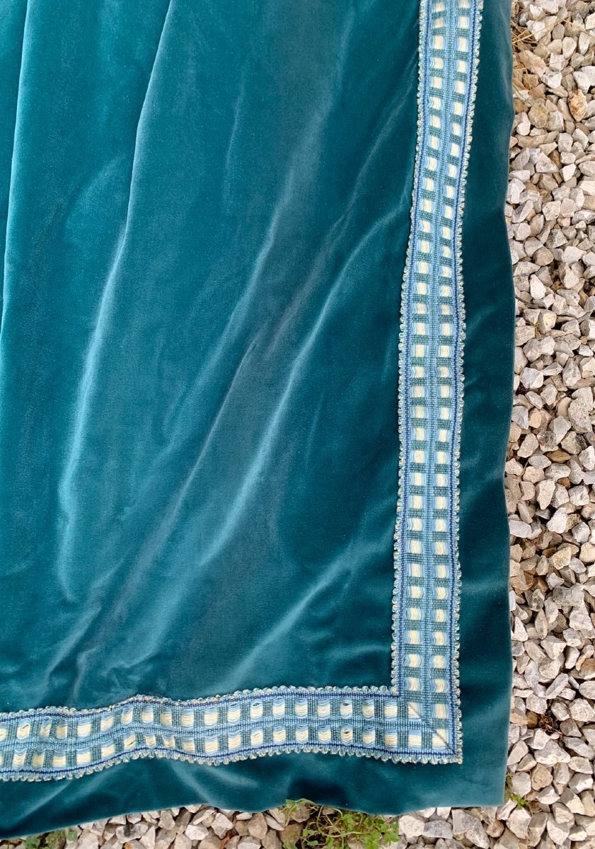 The Pair Of Large Blue Green Velvet Curtains -photo-3