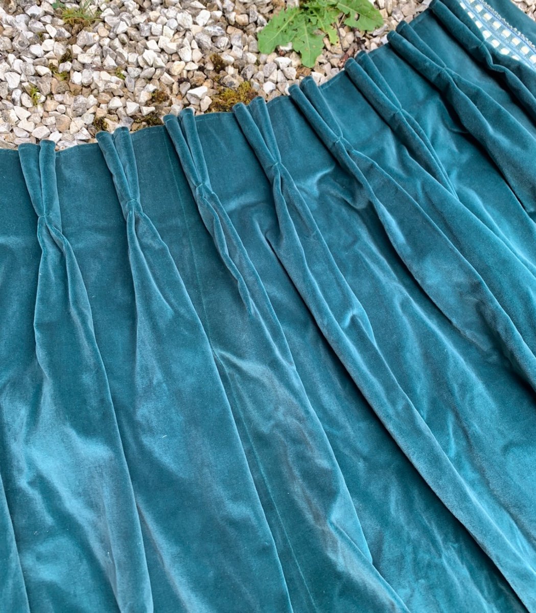 The Pair Of Large Blue Green Velvet Curtains -photo-1