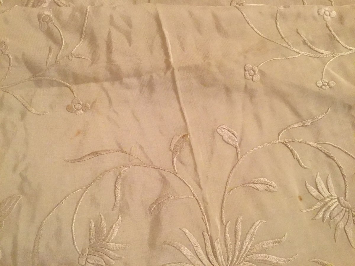 Double-sided Ivory Embroidered Manila Shawl, Napoleon III Period-photo-7