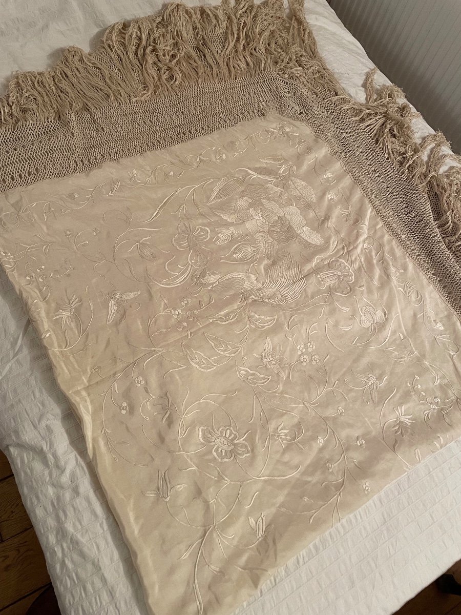 Double-sided Ivory Embroidered Manila Shawl, Napoleon III Period-photo-8