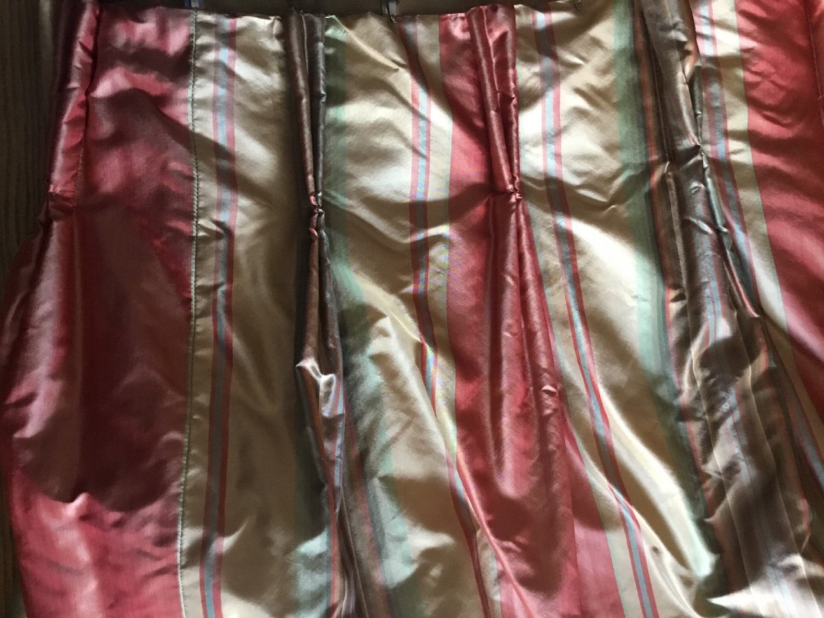 The Pair Of Double Silky Curtains In Powdery Colors -photo-5