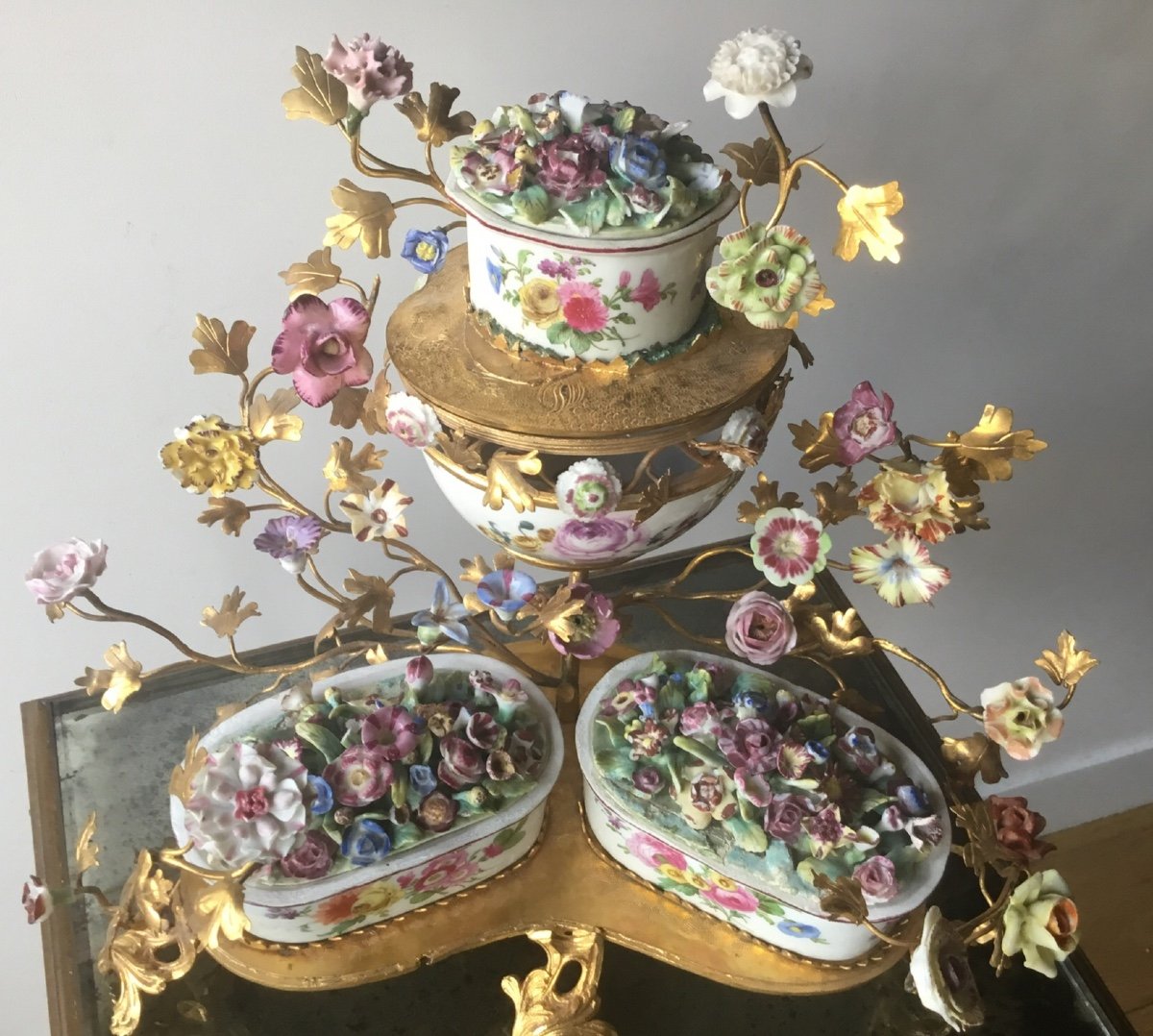 Jardinière , Pot Pourri En Porcelaine Et Bronze Doré 